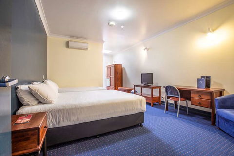 Atherton Hotel - Holiday Jervis Bay 2