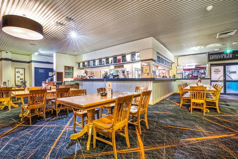 Atherton Hotel - Holiday Jervis Bay 6