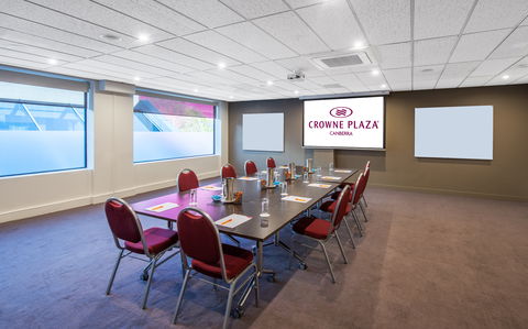 Crowne Plaza Canberra - Holiday Jervis Bay 8