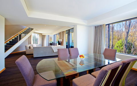 Crowne Plaza Canberra - Holiday Jervis Bay 13