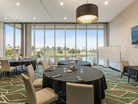 Mercure Melbourne Caroline Springs - Holiday Jervis Bay 9