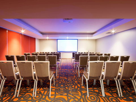 Novotel Canberra - Holiday Jervis Bay 7