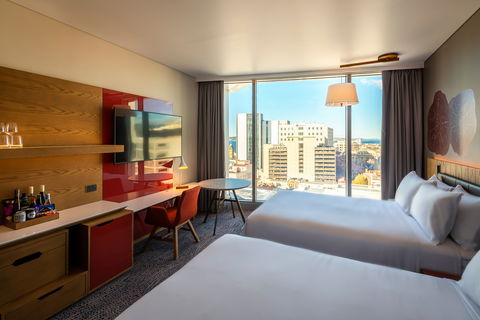 Crowne Plaza Hobart - Holiday Jervis Bay 8