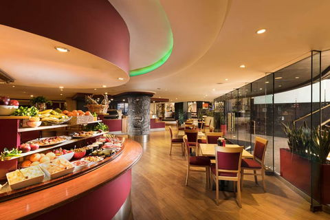 Stamford Plaza Adelaide - Holiday Jervis Bay 9
