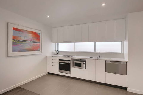 Travelodge Melbourne Docklands - Holiday Jervis Bay 6