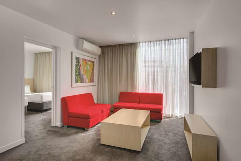 Travelodge Melbourne Docklands - Holiday Jervis Bay 9