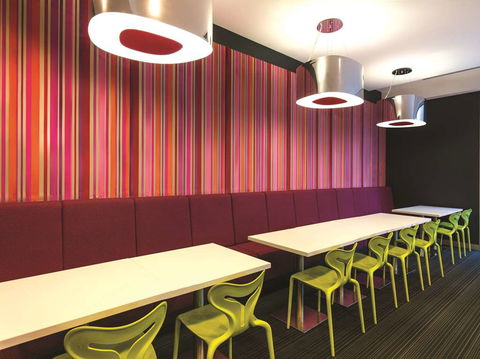 Travelodge Melbourne Docklands - Holiday Jervis Bay 17