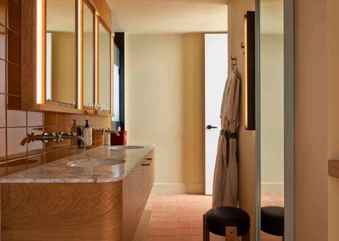ACE Hotel Sydney - Holiday Jervis Bay 9
