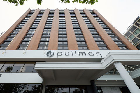Pullman Melbourne On The Park - Holiday Jervis Bay 0