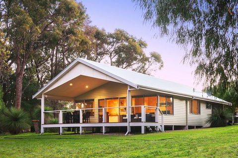 Acacia Chalets Margaret River - Holiday Jervis Bay 0