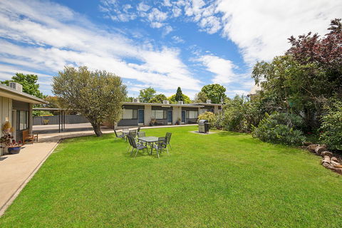 Hamilton Lakeside Motel - Holiday Jervis Bay 1