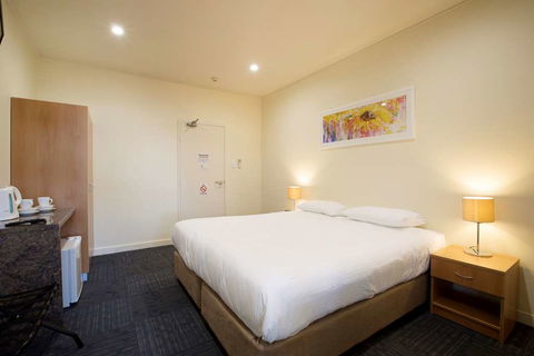 Nightcap At High Flyer Hotel - Holiday Jervis Bay 6