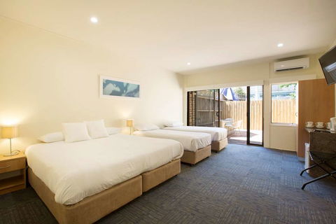 Nightcap At High Flyer Hotel - Holiday Jervis Bay 7