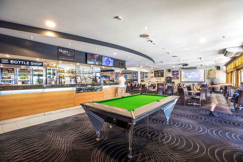 Nightcap At High Flyer Hotel - Holiday Jervis Bay 14