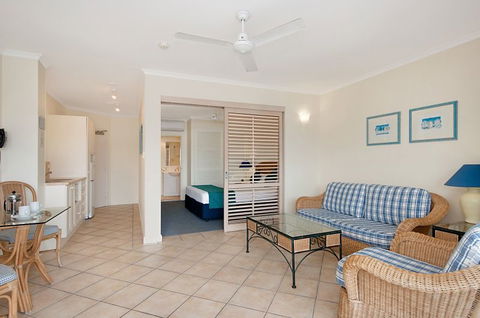 Macrossan House Boutique Holidays Apts - Holiday Jervis Bay 2