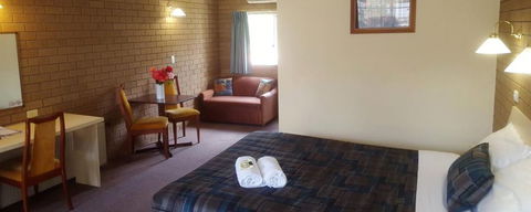Hepburn Springs Motor Inn - Holiday Jervis Bay 1
