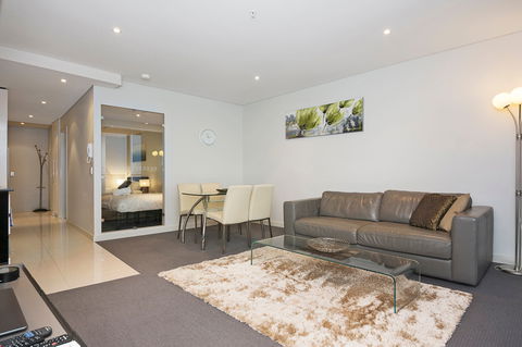 Astra Apartments Perth - Holiday Jervis Bay 6