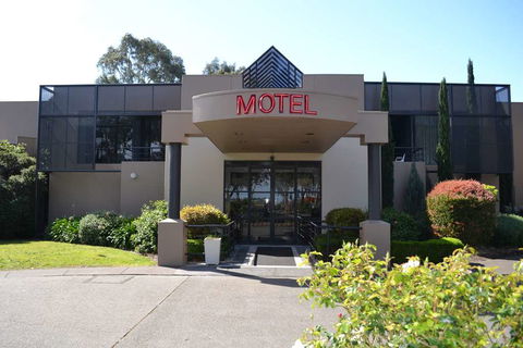 Dingley International Hotel - Holiday Jervis Bay 0