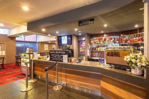 Nightcap At Keysborough Hotel - Holiday Jervis Bay 2