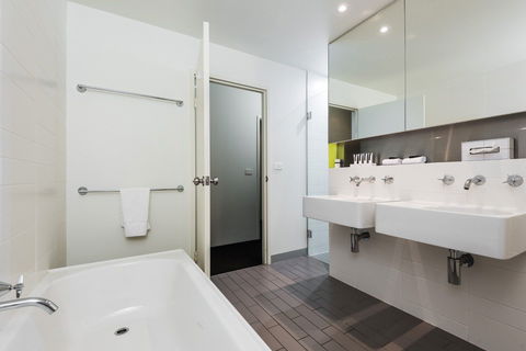 Coast Resort Merimbula - Holiday Jervis Bay 1