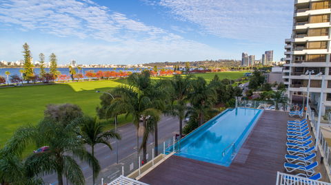 Crowne Plaza Perth - Holiday Jervis Bay 0