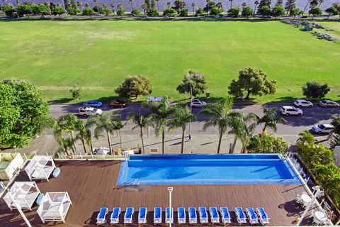 Crowne Plaza Perth - Holiday Jervis Bay 2