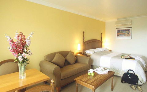 Best Western Plus The Tudor-Box Hill - Holiday Jervis Bay 2