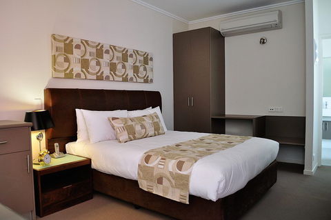 Quality Suites Fremantle - Holiday Jervis Bay 1