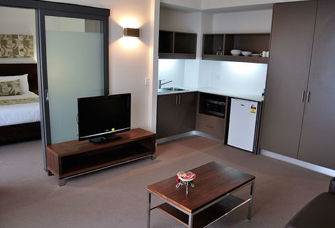 Quality Suites Fremantle - Holiday Jervis Bay 2