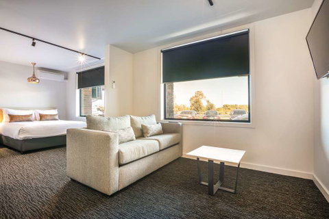 Cheeky Squire Hotel by Nightcap - Holiday Jervis Bay 2