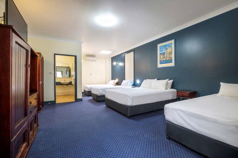 Atherton Hotel - Holiday Jervis Bay 7