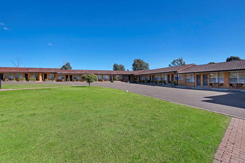 Econo Lodge Savannah Park Tamworth - Holiday Jervis Bay 2