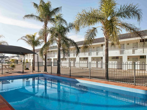Ibis Styles Tamworth - Holiday Jervis Bay 1