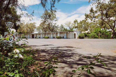 Artesian Spa Motor Inn - Holiday Jervis Bay 1