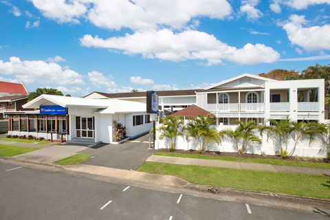 Comfort Inn Cairns City - Holiday Jervis Bay 1