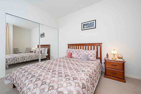 Spacious 1BR Stylish New Acton Apartment +Parking - Holiday Jervis Bay 21