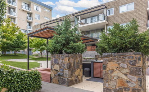 Spacious 1BR Stylish New Acton Apartment +Parking - Holiday Jervis Bay 1