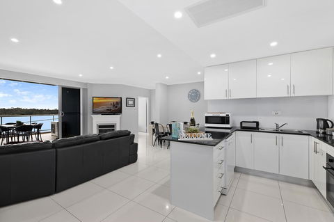 Lakeside Waterfront Apartment The Entrance - Holiday Jervis Bay 3