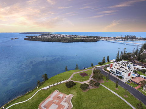 Lakeside Waterfront Apartment The Entrance - Holiday Jervis Bay 18