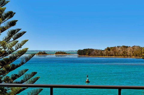 Lakeside Waterfront Apartment The Entrance - Holiday Jervis Bay 34