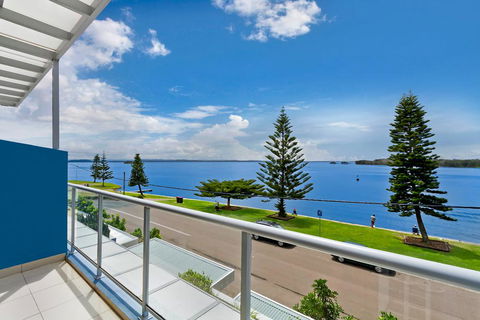 Lakeside Waterfront Apartment The Entrance - Holiday Jervis Bay 33