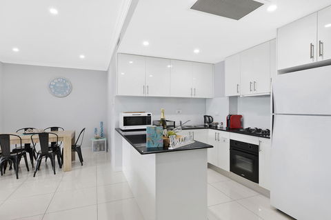Lakeside Waterfront Apartment The Entrance - Holiday Jervis Bay 2