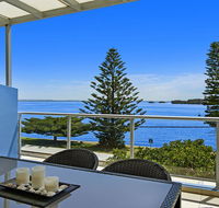 Lakeside Waterfront Apartment 18 The Entrance - Holiday Jervis Bay