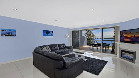 Lakeside Waterfront Apartment The Entrance - Holiday Jervis Bay 6