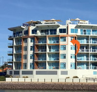 Wallaroo Marina Waterfront Luxe Apartment - Holiday Jervis Bay