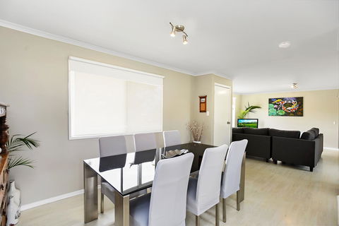 Ainslie Roberts Drive Retreat - Holiday Jervis Bay 1