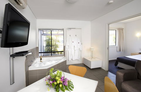 Majestic Oasis Apartments - Holiday Jervis Bay 14