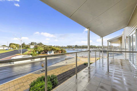 Aloha Waterfront Properties - Holiday Jervis Bay 23
