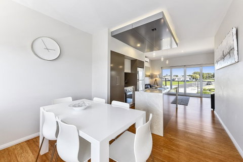 Aloha Waterfront Properties - Holiday Jervis Bay 27