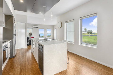 Aloha Waterfront Properties - Holiday Jervis Bay 6